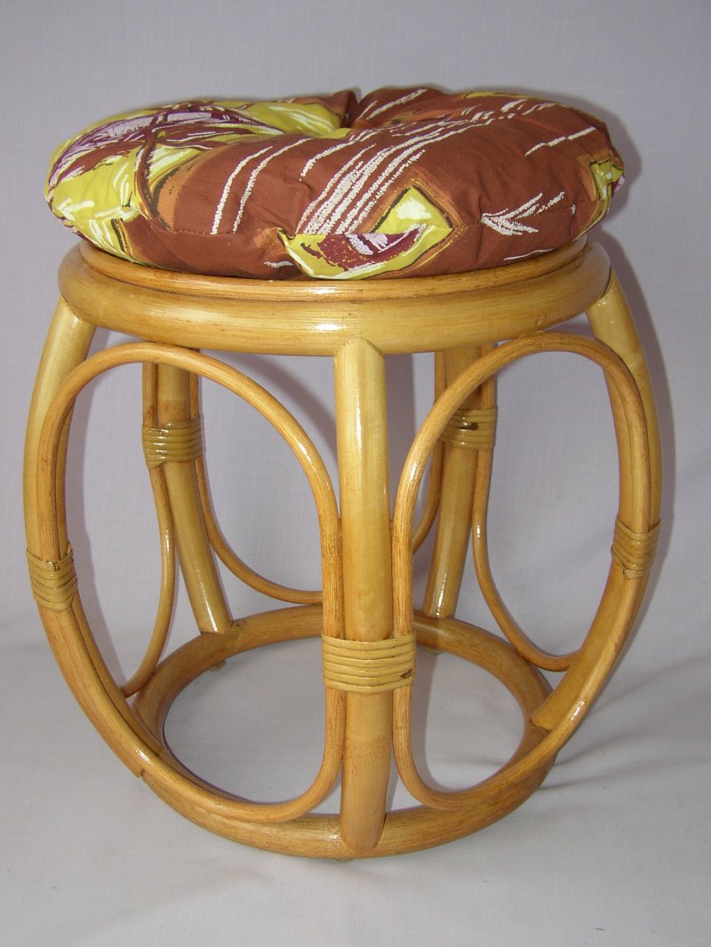 Ratanová taburetka široká medová s polstrem motiv levandule