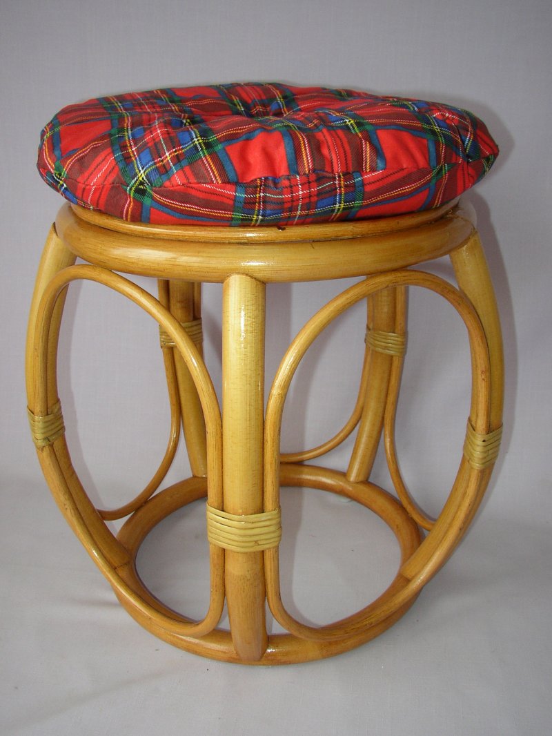 Ratanová taburetka široká medová polstr pískový