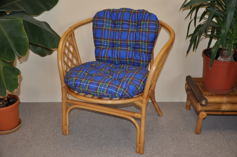 Ratanové křeslo Cayman medové polstr modrá kostka